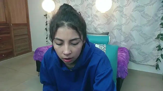 Snapshot of Mya_paris chatting on 12/15/24, 03:02 Mya paris online show from 12/15/24, 03:02