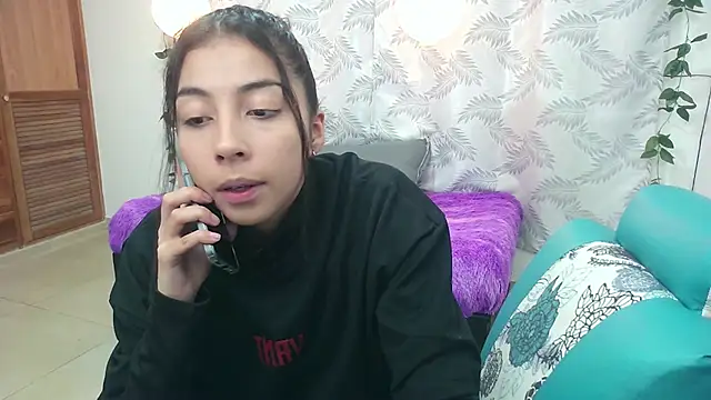 Snapshot of Mya_paris chatting on 12/23/24, 11:39 Mya paris online show from 12/23/24, 11:39