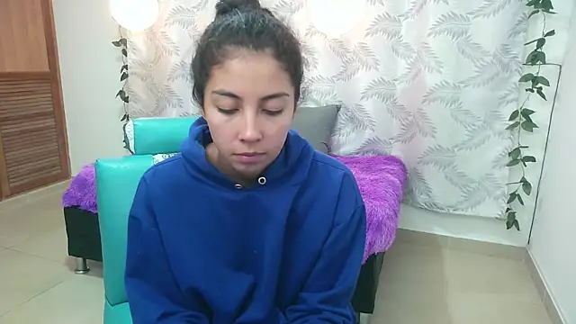 Snapshot of Mya_paris chatting on 12/28/24, 05:02 Mya paris online show from 12/28/24, 05:02