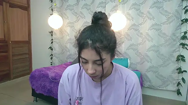 Snapshot of Mya_paris chatting on 01/09/25, 02:11 Mya paris online show from 01/09/25, 02:11