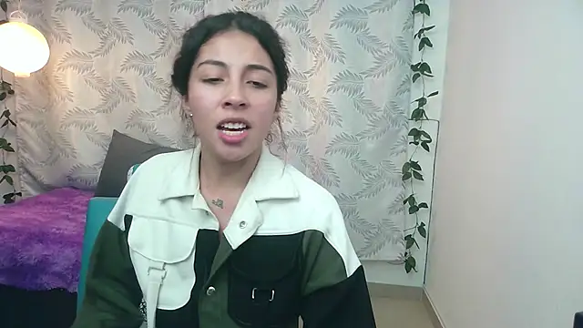 Snapshot of Mya_paris chatting on 01/12/25, 02:03 Mya paris online show from 01/12/25, 02:03