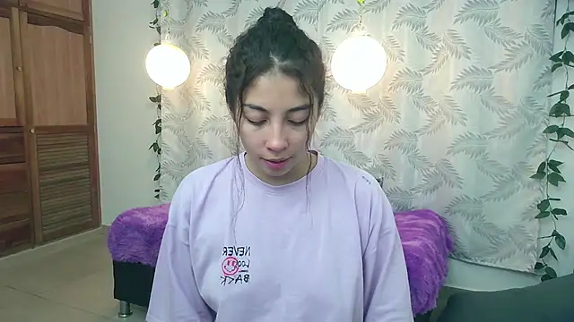 Snapshot of Mya_paris chatting on 01/23/25, 01:51 Mya paris online show from 01/23/25, 01:51