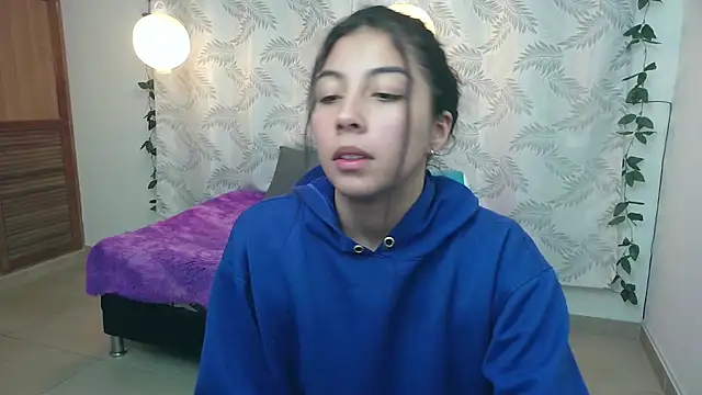 Snapshot of Mya_paris chatting on 01/27/25, 12:33 Mya paris online show from 01/27/25, 12:33