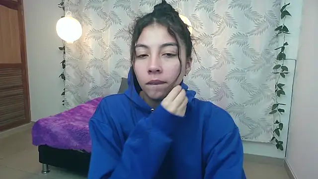 Snapshot of Mya_paris chatting on 01/27/25, 07:03 Mya paris online show from 01/27/25, 07:03