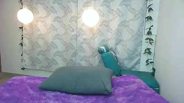 Snapshot of Mya_paris chatting on 02/05/25, 04:59 Mya paris online show from 02/05/25, 04:59