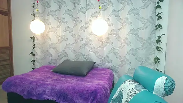 Snapshot of Mya_paris chatting on 02/08/25, 08:52 Mya paris online show from 02/08/25, 08:52