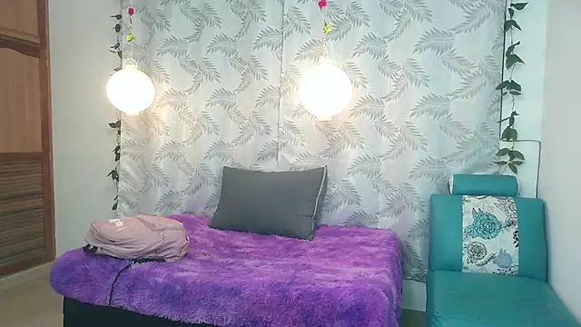 Snapshot of Mya_paris chatting on 02/09/25, 03:00 Mya paris online show from 02/09/25, 03:00