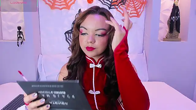 EmilyRouss  online show from 10/27/25, 07:29