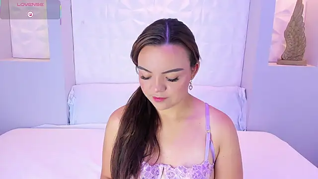 EmilyRouss  online show from 11/04/25, 07:13