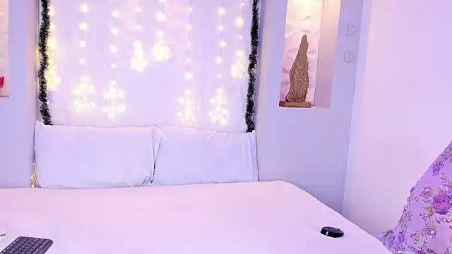 EmilyRouss  online show from 12/03/25, 07:12