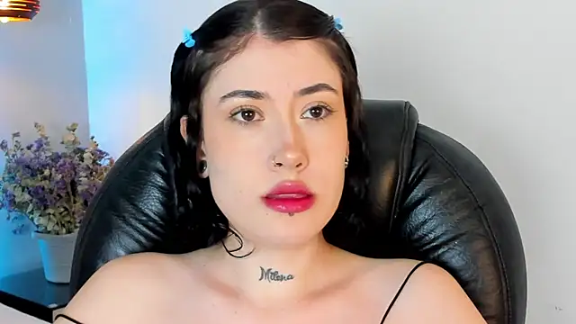 melody suarez online show from 12/19/24, 08:23