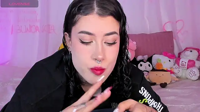 melody suarez online show from 10/07/25, 10:51