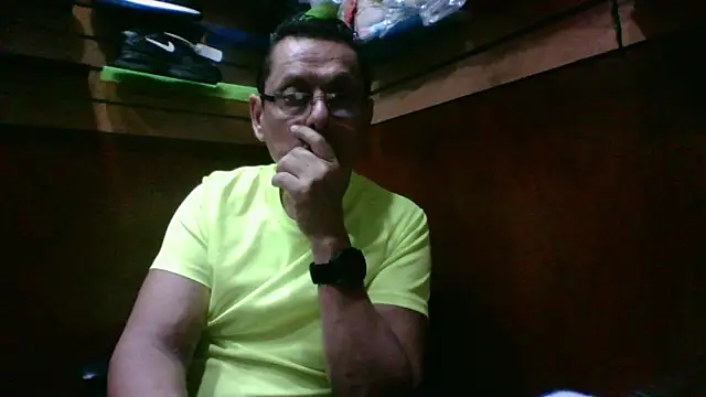 Snapshot of MarcusKelvin chatting on 10/31/25, 01:34 MarcusKelvin online show from 10/31/25, 01:34