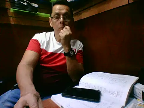 Snapshot of MarcusKelvin chatting on 11/01/25, 12:51 MarcusKelvin online show from 11/01/25, 12:51