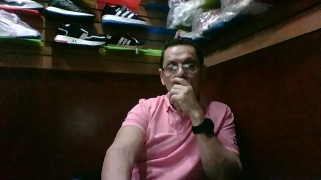 Snapshot of MarcusKelvin chatting on 11/08/25, 01:00 MarcusKelvin online show from 11/08/25, 01:00