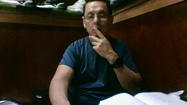 Snapshot of MarcusKelvin chatting on 11/17/25, 03:51 MarcusKelvin online show from 11/17/25, 03:51