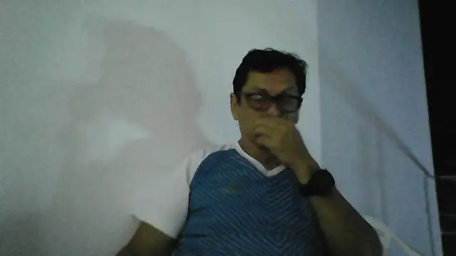 Snapshot of MarcusKelvin chatting on 04/16/26, 06:14 MarcusKelvin online show from 04/16/26, 06:14