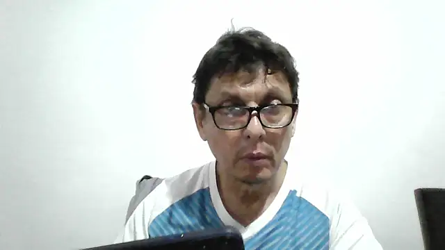 Snapshot of MarcusKelvin chatting on 04/22/26, 12:35 MarcusKelvin online show from 04/22/26, 12:35