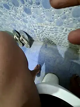 Snapshot of divyansh_hyderabadi chatting on 12/05/24, 07:16 divyansh hyderabadi online show from 12/05/24, 07:16