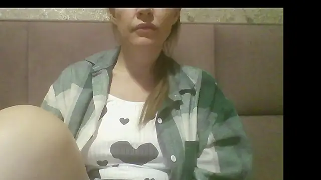 Sladkiegubki online show from 10/15/25, 02:55