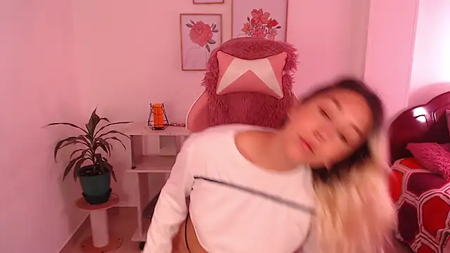 Snapshot of Dahlia__espresso chatting on 09/17/25, 06:53 Dahlia espresso online show from 09/17/25, 06:53