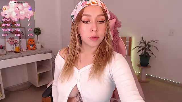 Snapshot of Dahlia__espresso chatting on 11/25/25, 06:41 Dahlia espresso online show from 11/25/25, 06:41