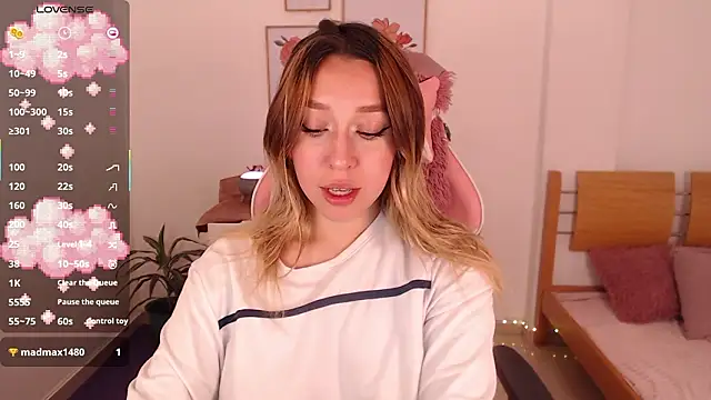 Snapshot of Dahlia__espresso chatting on 02/10/26, 08:24 Dahlia espresso online show from 02/10/26, 08:24