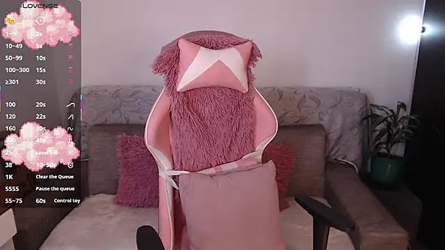 Snapshot of Dahlia__espresso chatting on 04/06/26, 08:10 Dahlia espresso online show from 04/06/26, 08:10