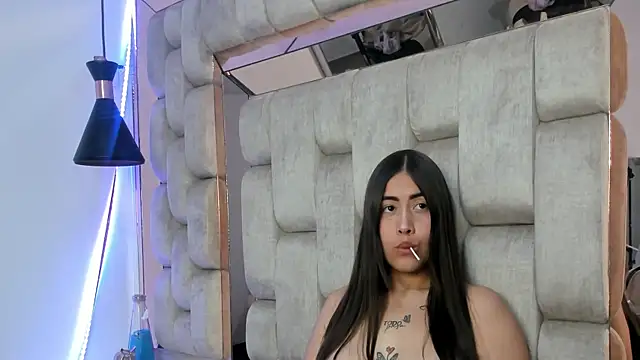 Snapshot of Maralains chatting on 01/10/25, 04:54 Maralains online show from 01/10/25, 04:54