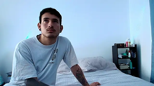 anika lowen02 online show from 12/12/24, 02:55