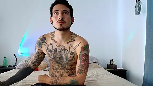 anika lowen02 online show from 01/02/25, 05:07