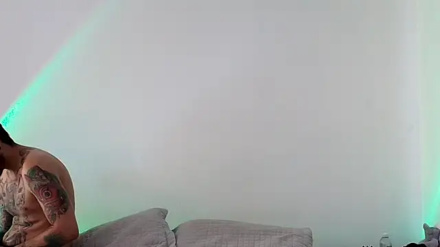 anika lowen02 online show from 01/11/25, 06:12