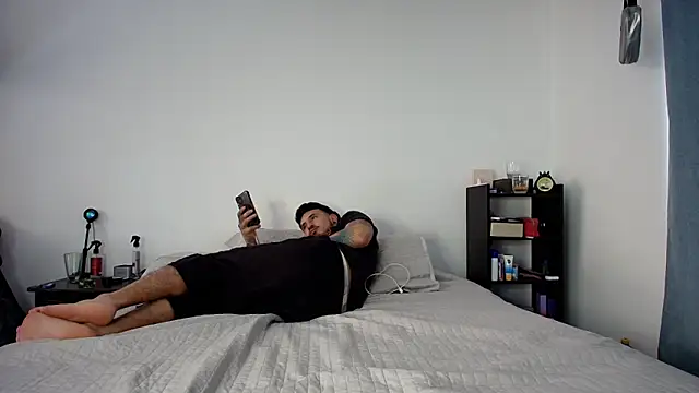 anika lowen02 online show from 02/19/25, 08:31