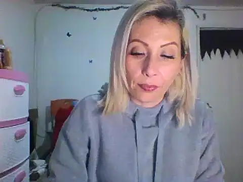 alixia81 online show from 01/21/25, 02:22