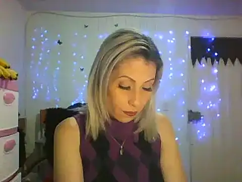 alixia81 online show from 02/11/25, 12:17