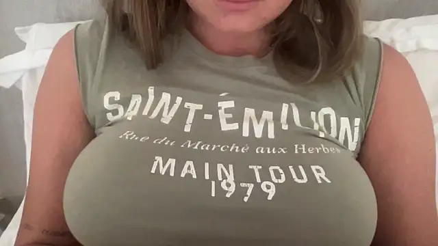 KaraLeee online show from 03/01/25, 11:04