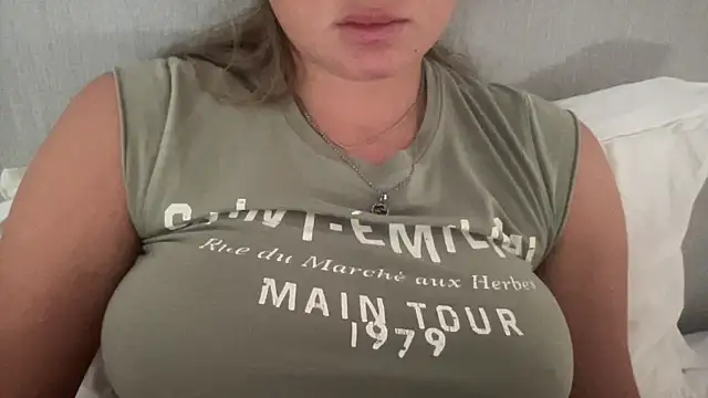 KaraLeee online show from 03/04/25, 05:11