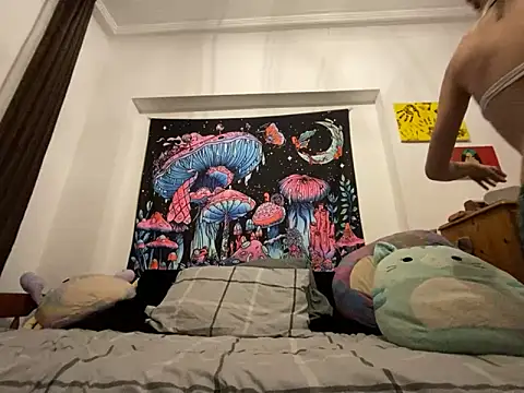 Snapshot of EmilyCleeveland chatting on 02/26/25, 07:38 EmilyCleeveland online show from 02/26/25, 07:38