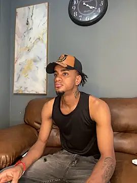 AaronCruz  online show from 01/18/25, 07:37