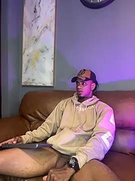 AaronCruz  online show from 02/01/25, 07:23