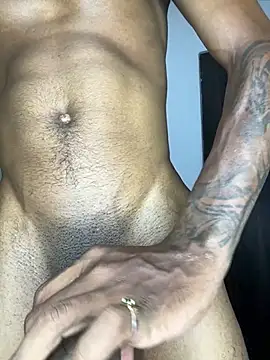 AaronCruz  online show from 02/09/25, 06:33