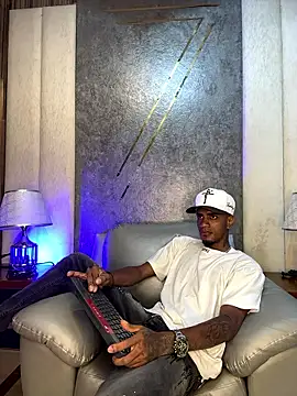 Snapshot of AaronCruz_ chatting on 01/05/26, 08:01 AaronCruz online show from 01/05/26, 08:01