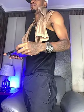 Snapshot of AaronCruz_ chatting on 01/06/26, 07:50 AaronCruz online show from 01/06/26, 07:50