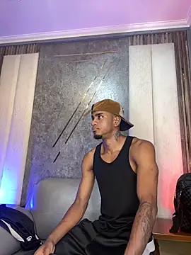 Snapshot of AaronCruz_ chatting on 02/05/26, 04:33 AaronCruz online show from 02/05/26, 04:33