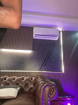 Snapshot of AaronCruz_ chatting on 02/28/26, 09:16 AaronCruz online show from 02/28/26, 09:16