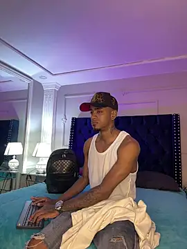 Snapshot of AaronCruz_ chatting on 03/03/26, 12:17 AaronCruz online show from 03/03/26, 12:17