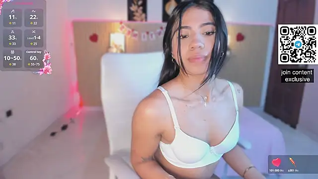 Snapshot of Harmony_Malkova chatting on 09/17/25, 03:08 Harmony Malkova online show from 09/17/25, 03:08