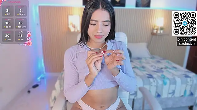 Snapshot of Harmony_Malkova chatting on 10/05/25, 11:24 Harmony Malkova online show from 10/05/25, 11:24