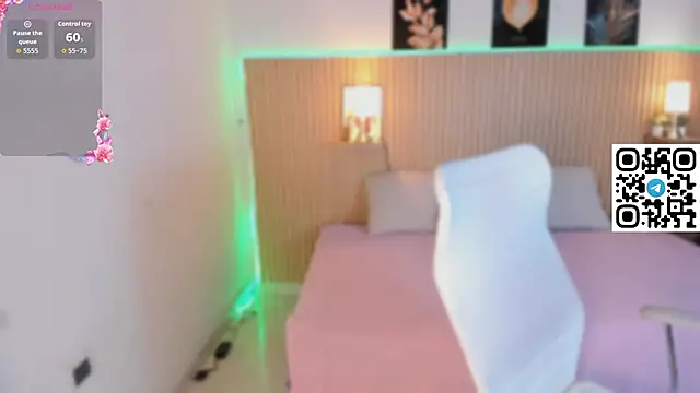 Snapshot of Harmony_Malkova chatting on 10/11/25, 02:00 Harmony Malkova online show from 10/11/25, 02:00