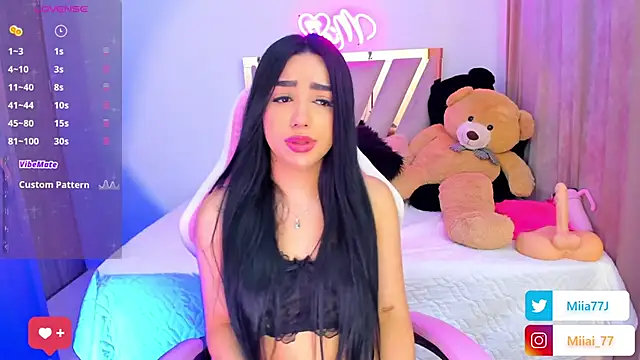 Snapshot of Miia77_ chatting on 09/21/25, 04:14 Miia77  online show from 09/21/25, 04:14